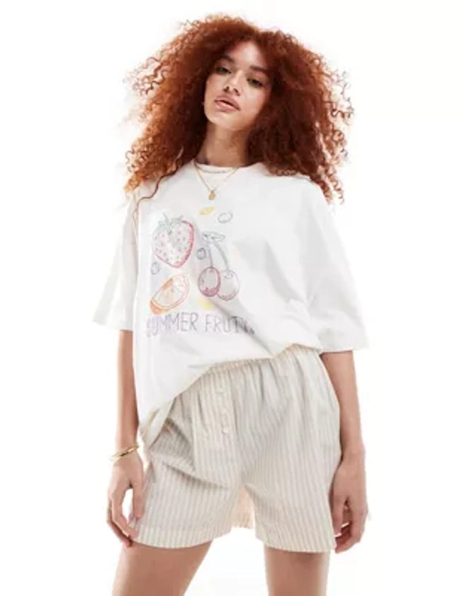 ASOS DESIGN - T-shirt boyfriend avec broderie Summer Fruits - Blanc