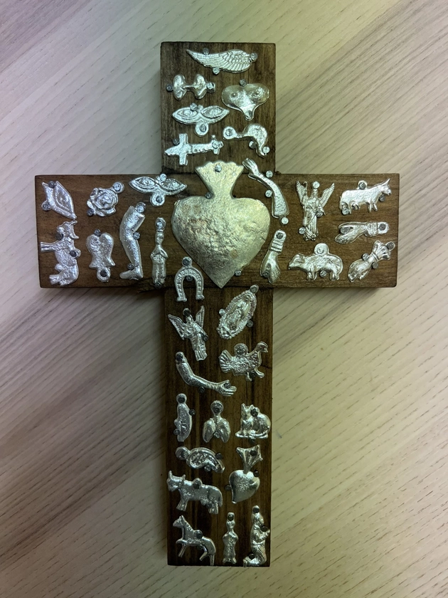 Wooden Cross with Milagros Charms (Miracle charms) (24x16cm) - Mexiluna