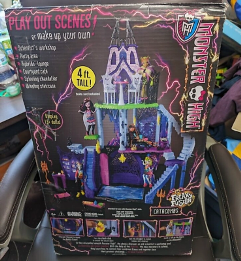 Monster High Freaky Fusion Catacombs Playset Dollhouse - Rare Retired New Sealed