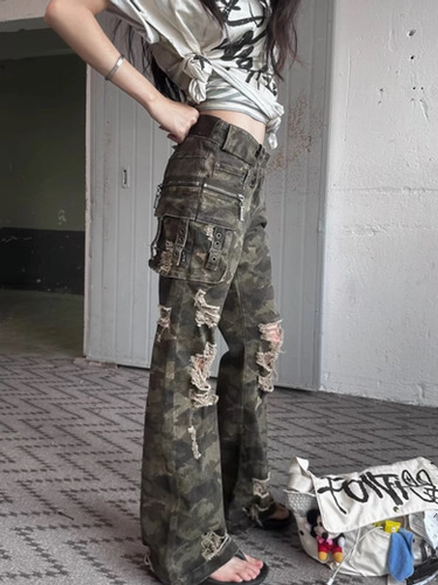 Camouflage distressed utility pants | Byunli
