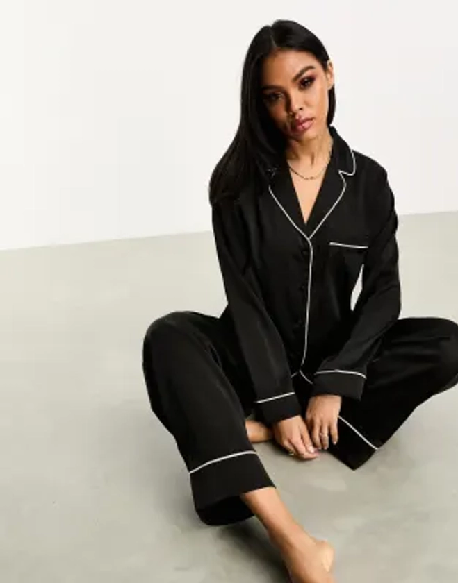 ASOS DESIGN - Ensemble pyjama avec chemise à manches longues et pantalon en satin - Noir