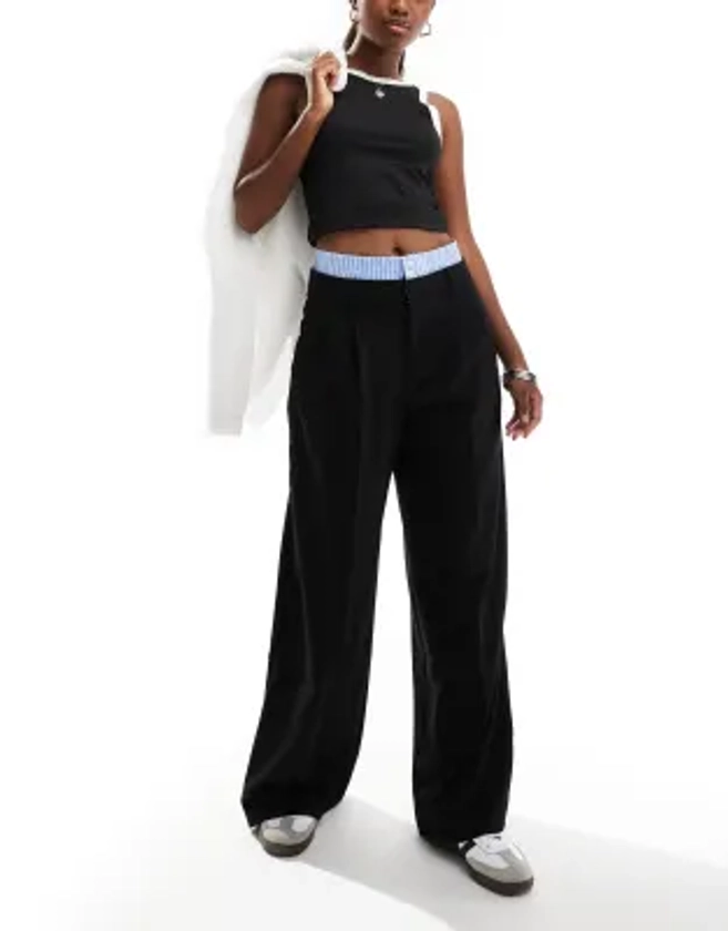 Bershka - Pantalon d'ensemble habillé ample avec ceinture à rayures - Noir et bleu | ASOS