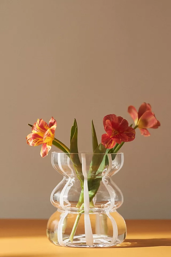 Vase rayé en verre transparent