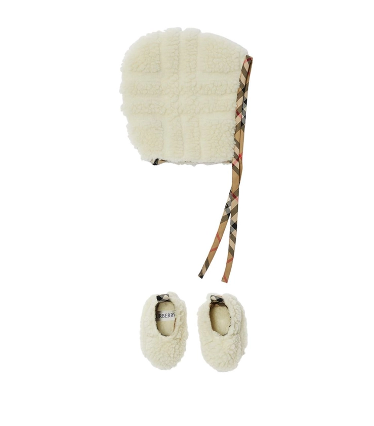 Burberry Kids Fleece Hat and Slippers Gift Set | Harrods DK