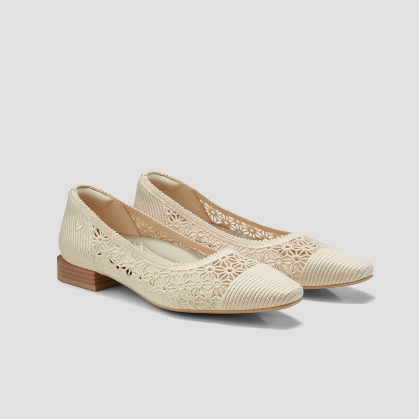 Maelyn Small Square Toe Heels in Cream Ivory Woven-Sustainable&Comfortable | VIVAIA