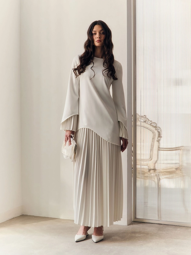 Maxi dress with pleated details :: LICHI - Online fashion store