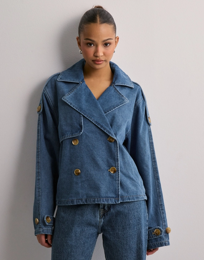 Kjøp JJXX JXCARLIE SHORT DENIM TRENCHCOAT DNM - Medium Blue Denim | Nelly.com