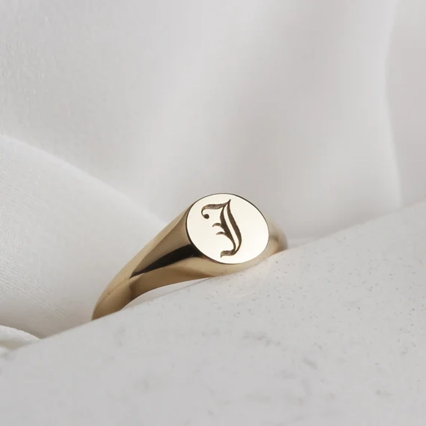 Old English Initial Ring • Gothic Signet Ring • Personalized Initial Ring • Custom Gothic Old English Ring • Silver Gothic Initial Ring