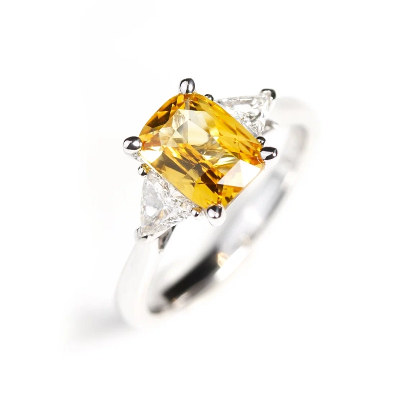 Dubarry trillion saphir jaune diamants