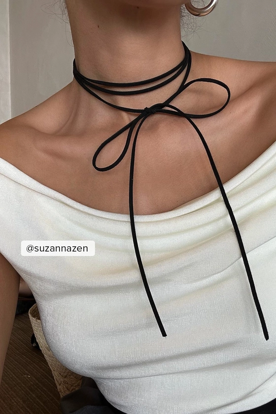 Suede Strap Necklace Noir