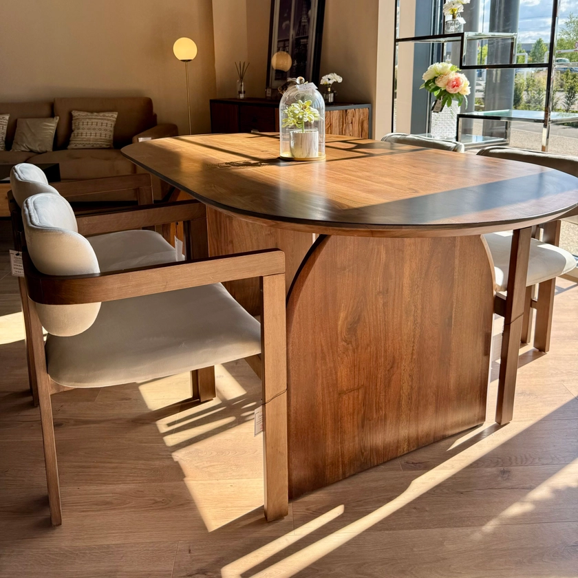 Table de salle à manger en bois Isana