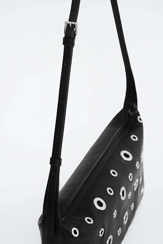 VALLEY EYELET SHOULDER BAG - LEATHER - BLACK - COS