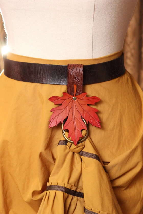 Autumn Maple Leaf Skirt Hike (Single)
