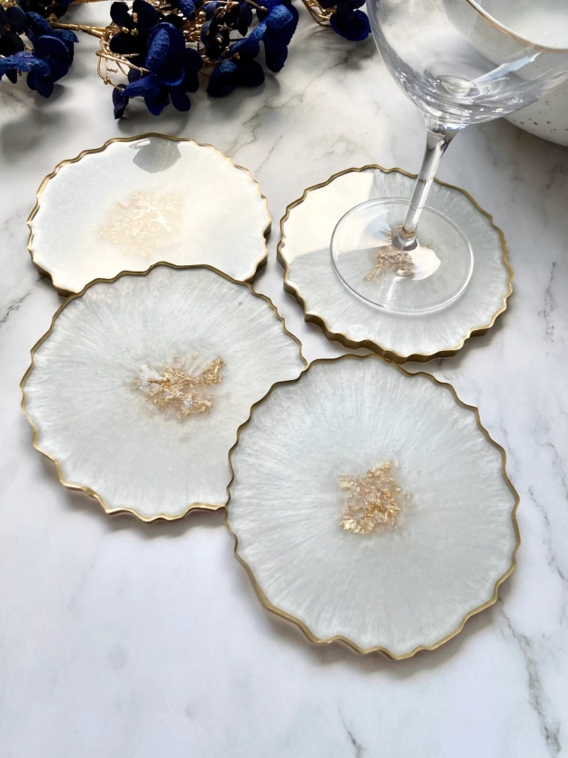 Pearly White and Gold Resin Coasters, Irregular Edge, Coaster Set, Agate Geode Style