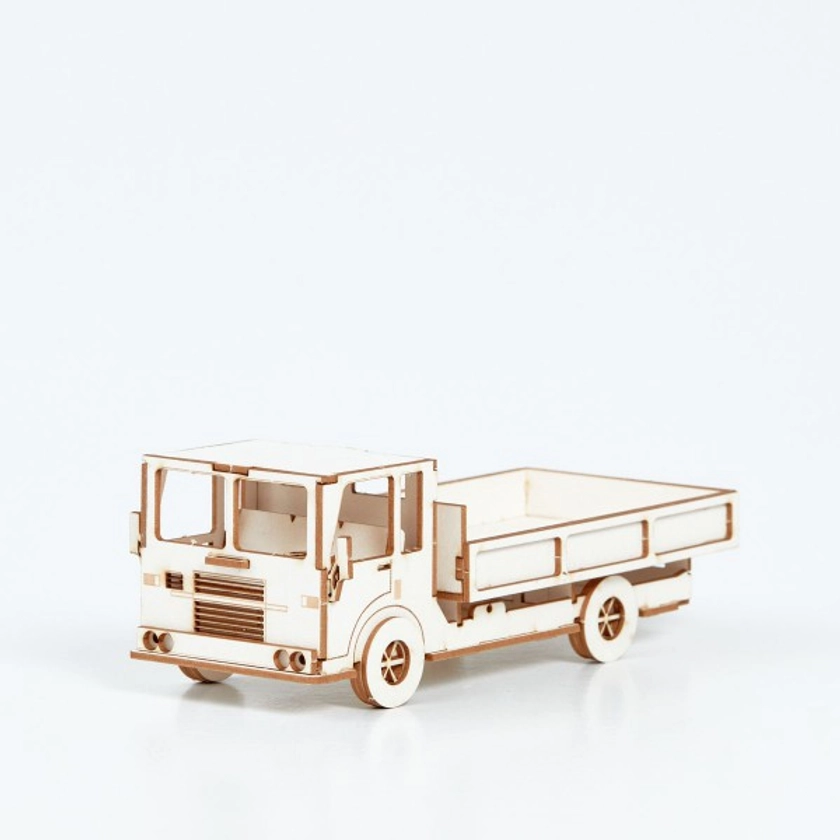 ciężarówka z tektury, model papierowy samochodu