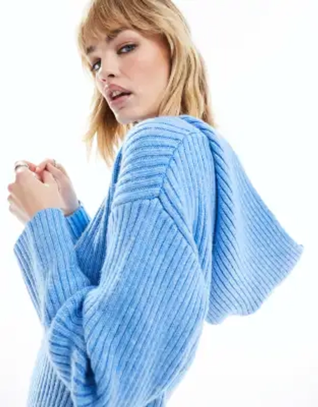 Monki - Pull en maille à col en V et capuche - Bleu