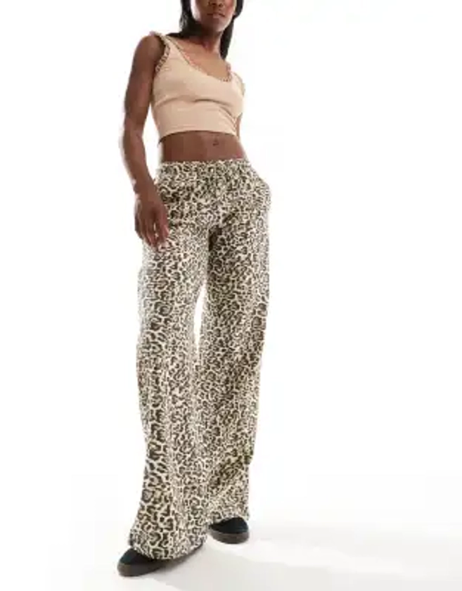 Stradivarius tie waist linen look trouser in leopard print | ASOS