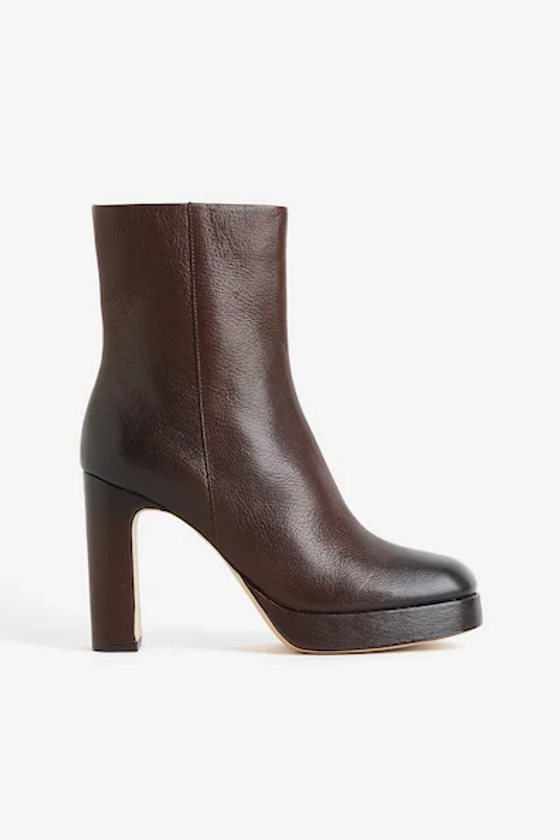 Heeled leather boots