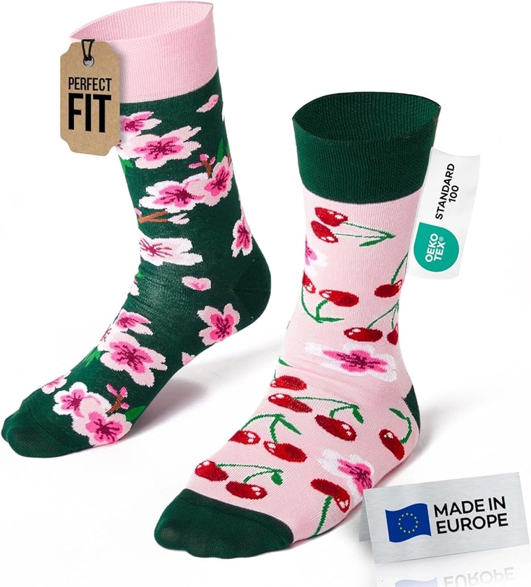 Many Mornings Cherry Blossom Chaussettes multicolores avec cerises, coton, fleurs, arbres, plantes