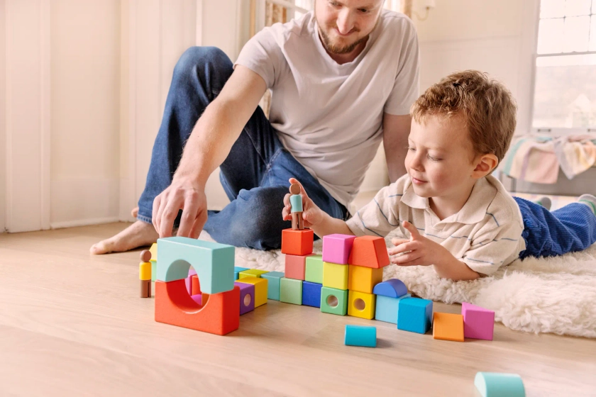 La Boîte de Cubes en Bois | Les cubes d'activités pour bébé Lovevery