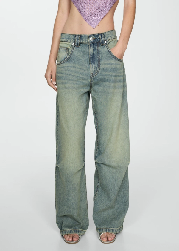 Wideleg pleated jeans with low waist - Woman | MANGO United Kingdom