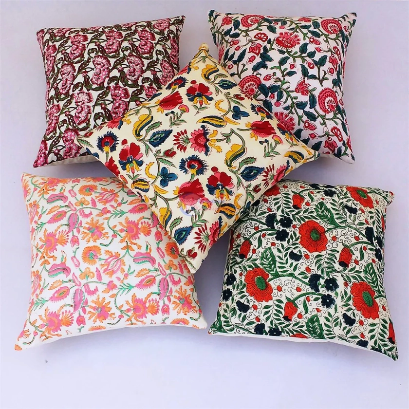 Lot de 5 coussins indiens en tissu imprimé main, taies d'oreiller décoratives, housses de coussin d'extérieur fabriquées à la main, taies d'oreiller bohème