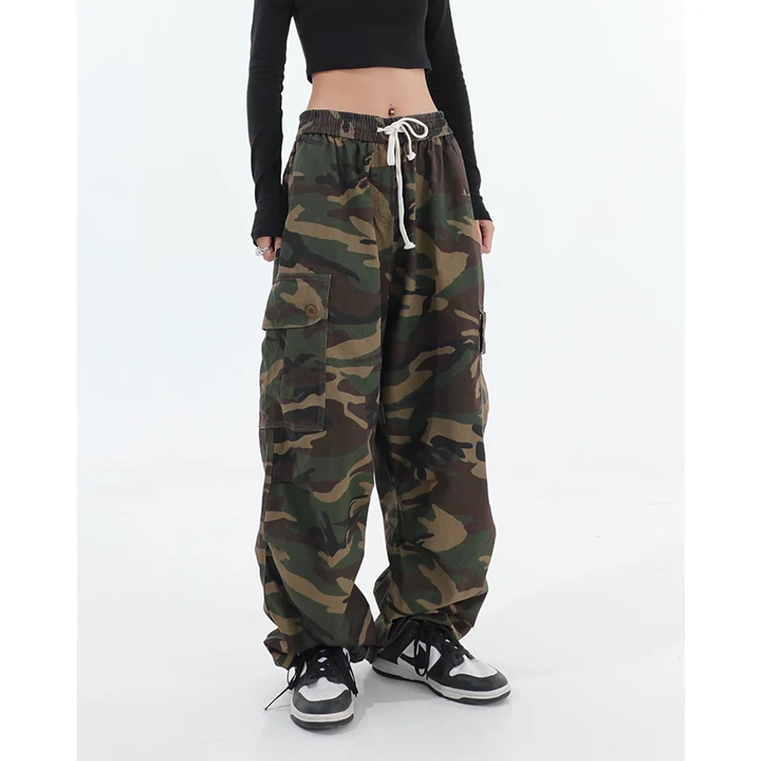 Laurence Army Green Camouflage Multi-Pocket Cargo High Waist Straight Leg Pants