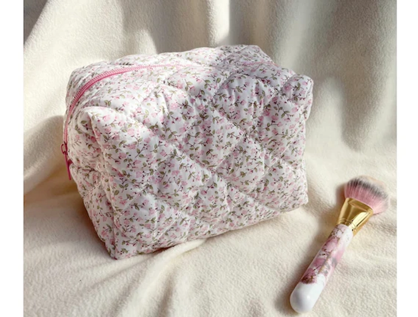 Sac de maquillage matelassé de fleurs rouges/violettes avec une petite poche intérieure, organisateur cosmétique, sac de rangement, cadeau de demoiselle dhonneur, cadeau pour elle - Etsy France