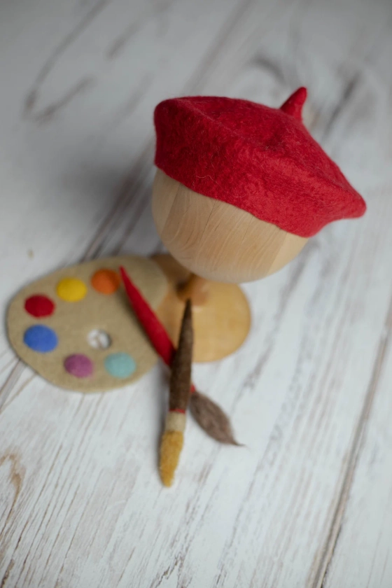 Newborn photo outfit, baby painter hate, french beret photo prop, artist palette & paint brush