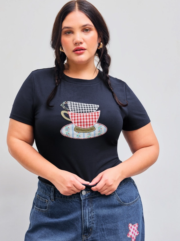 Round Neckline Check Cup Applique Short Sleeve Tee Curve & Plus