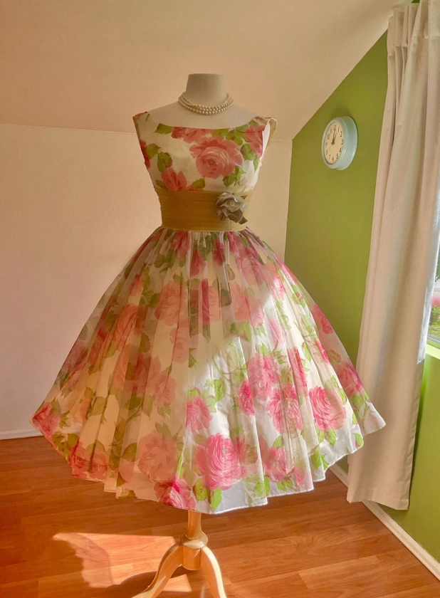 Stunning Rare Spring 1950s Romantic Floral Pink Red Rose Novelty Print Party Wedding Bridal / Tea X Small Dress - Etsy.de
