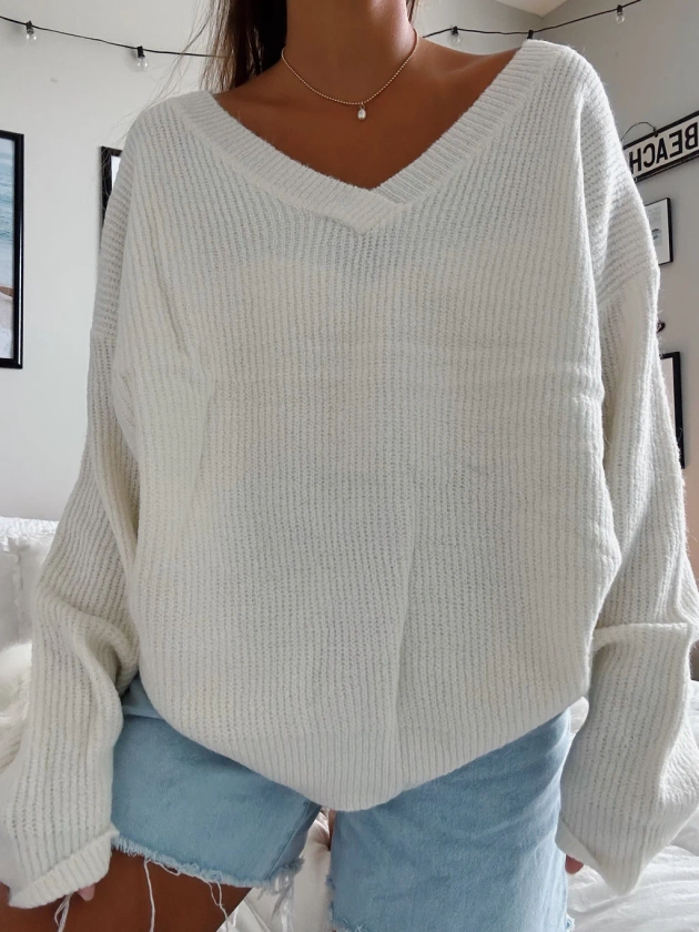 SOFT KNIT CLASSIC SWEATER