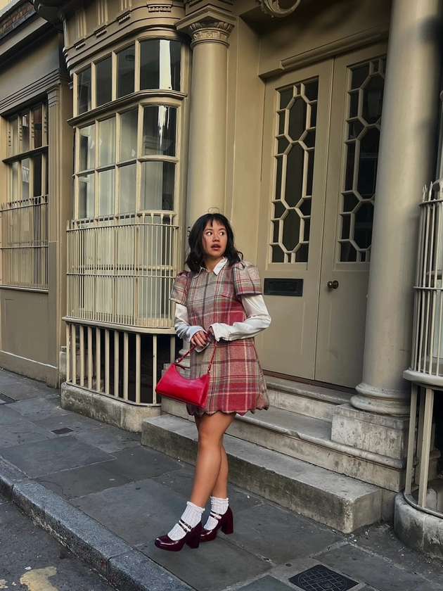 autumn fall winter scalloped plaid dress with puffy sleeves and brown red preppy stripes — Noé