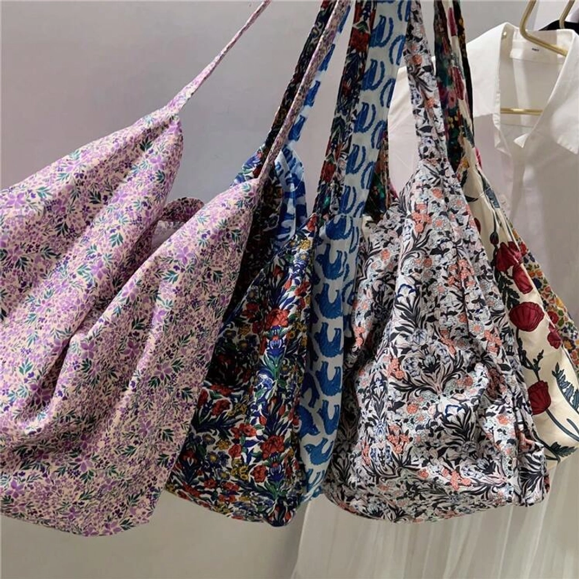 1 pièce Sac fourre-tout pour femmes à motifs floraux multicolores, sacs à main pour femmes, sacs bandoulière pour femmes, cadeaux d'anniversaire pour femmes, sacs à l'épaule, sacs fourre-tout, sacs de plage, sacs de voyage, sacs de sport, cadeaux pour maman, sacs bandoulière, sacs de travail pour femmes, cadeaux pour elle, sacs hobo pour femmes, sac fourre-tout pour l'école, petit sac fourre-tout, sac en canevas, sacs besace pour femmes, sac fourre-tout avec fermeture éclair, sacs à main pour femmes | Mode en ligne | SHEIN FRANCE