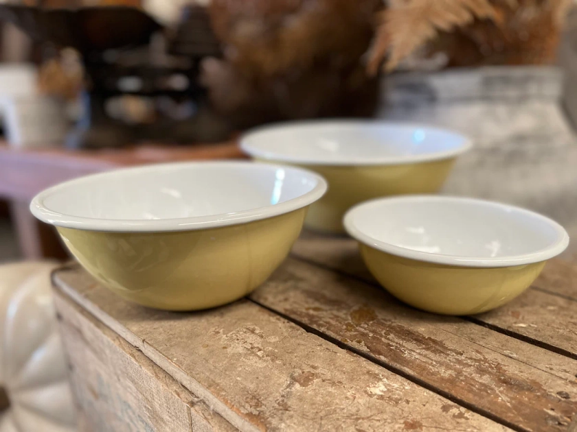 Enamel MIXING BOWL Lemon