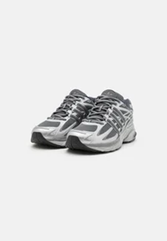 adidas Originals ADISTAR CUSHION - Sportbačiai - grey four/grey five/matte silver/pilka - Zalando.lt