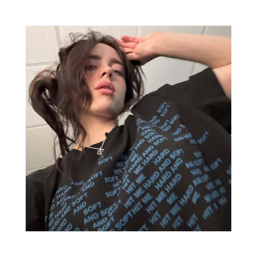 HIT ME HARD AND SOFT T-shirt noir repeat - Store Billie Eilish