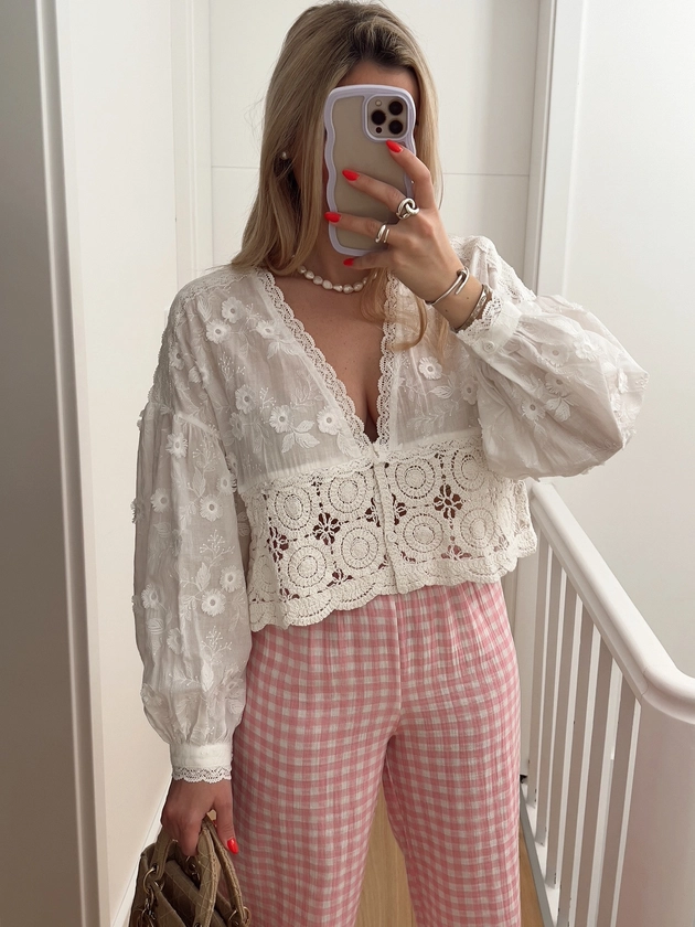 blouse ILONA Long-sleeved short, flowers and crochet