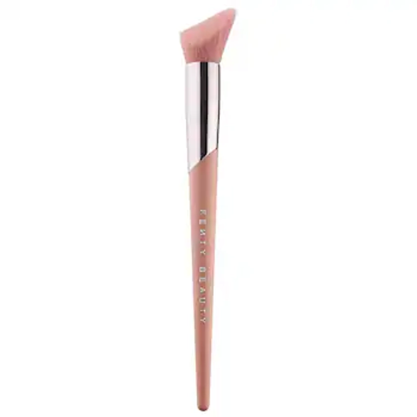 Cheek-Hugging Highlight Brush 120 - Fenty Beauty by Rihanna | Sephora