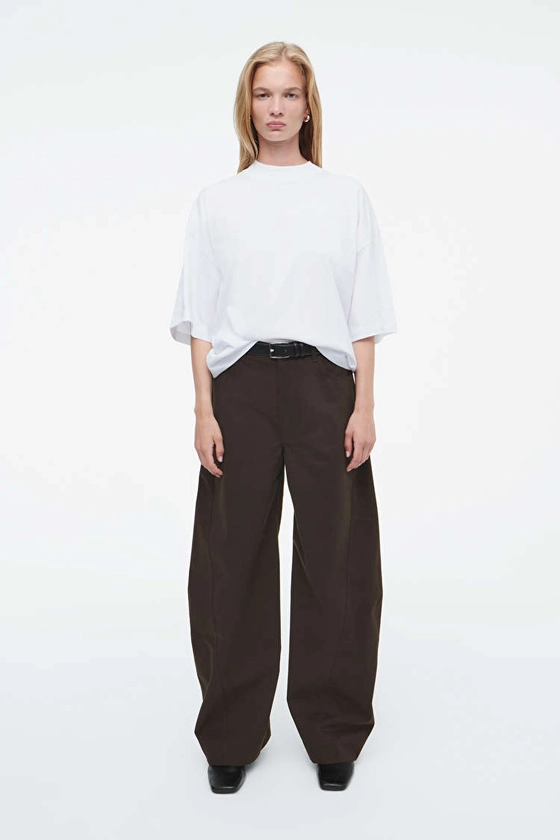 DECONSTRUCTED COTTON BARREL-LEG TROUSERS - DARK BROWN - COS