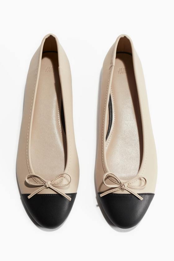 Ballerinas - Ohne Absatz - Beige/Schwarz - Ladies | H&M DE