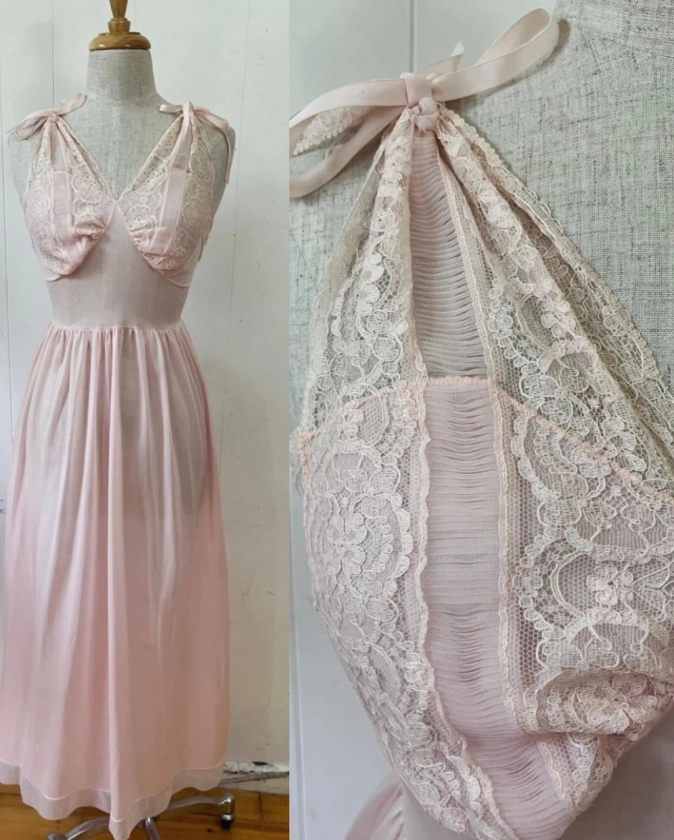 Gorgeous 1940s lace rushed slip dress