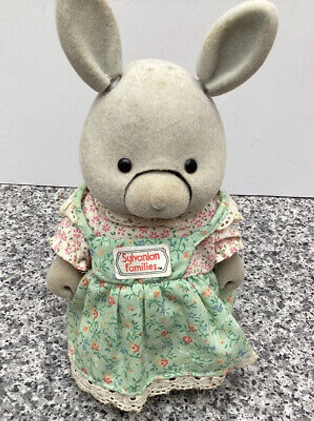Vintage Tomy Sylvanian Families Star Performers Storytellin' Bunny Rabbit Toy | eBay