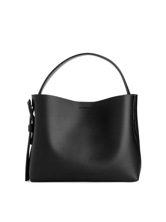 Besace en cuir - Noir - Bags - ARKET FR