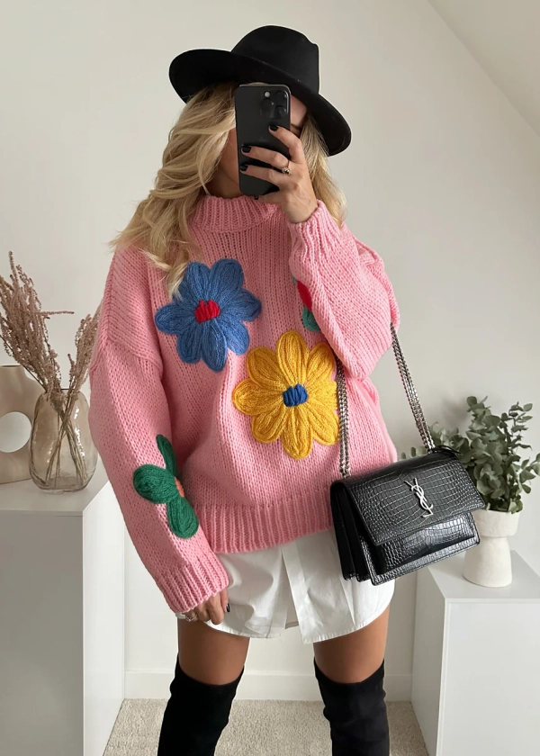 Pull en maille col cheminée à fleurs brodées SEMARD - rose