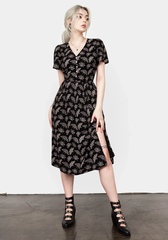 Mortmoth Short Sleeve Midi Dress