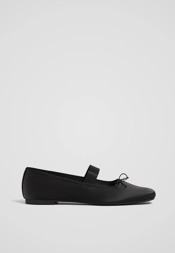 Ballerines en satin - Mode femme | Stradivarius France