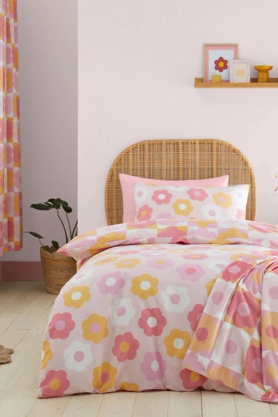 Buy Catherine Lansfield Pink Retro Daisy Reversible Duvet Cover Set from the Next UK online shop