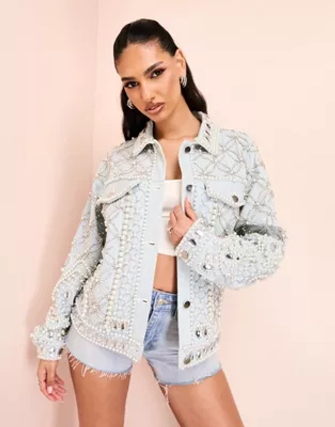 ASOS LUXE - Veste en jean de qualité supérieure avec strass et perles nacrées - Bleu moyen délavé | ASOS