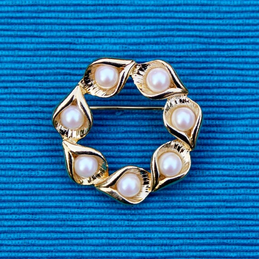 Vintage Gold Pearl Wreath Brooch 1960s Style